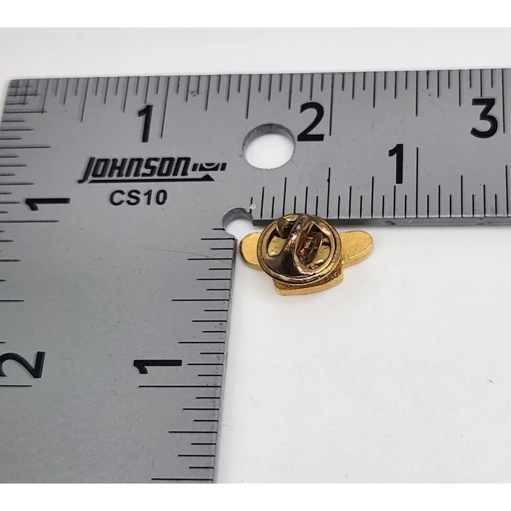 Vintage Cowboy Hat Pin Gold Tone‎ Lapel Pin Hat Pin Tie Tack Western